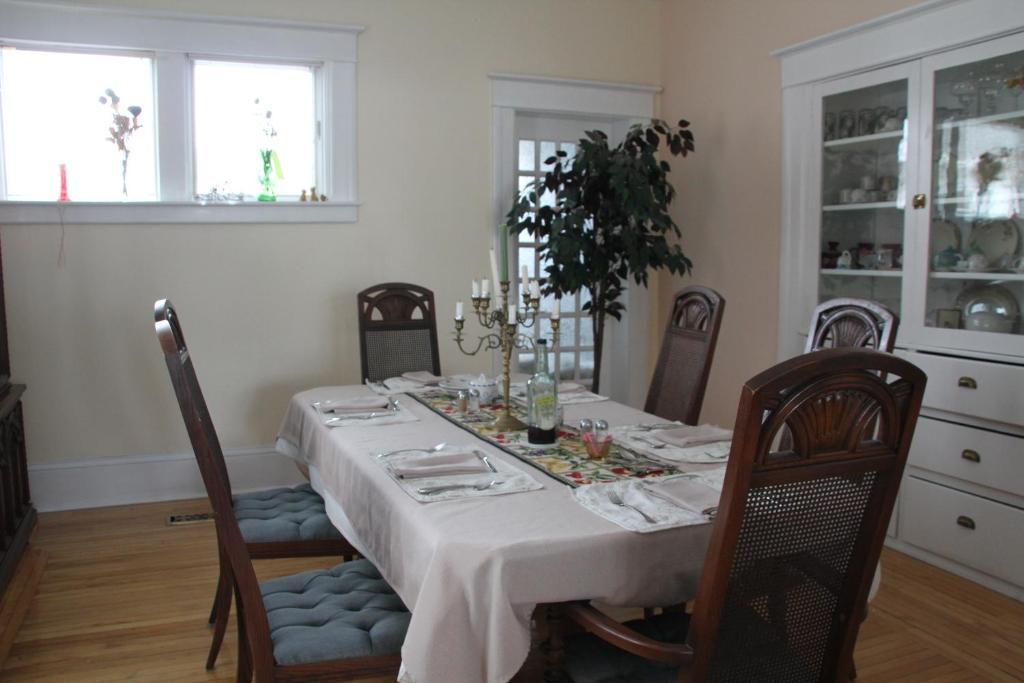 Downtown Bed & Breakfast Moncton Buitenkant foto